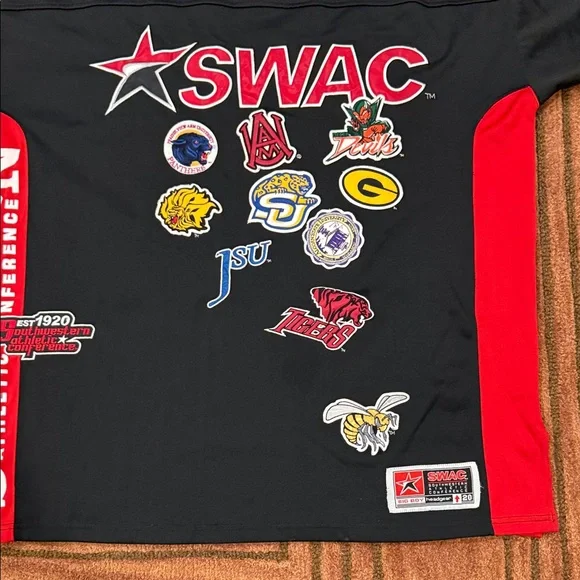 Men's Black and Red Sweatshirt - Picture 9 of 10